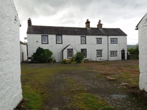 Old Hall Farmhouse, Sleeps 6. Dogs welcome.